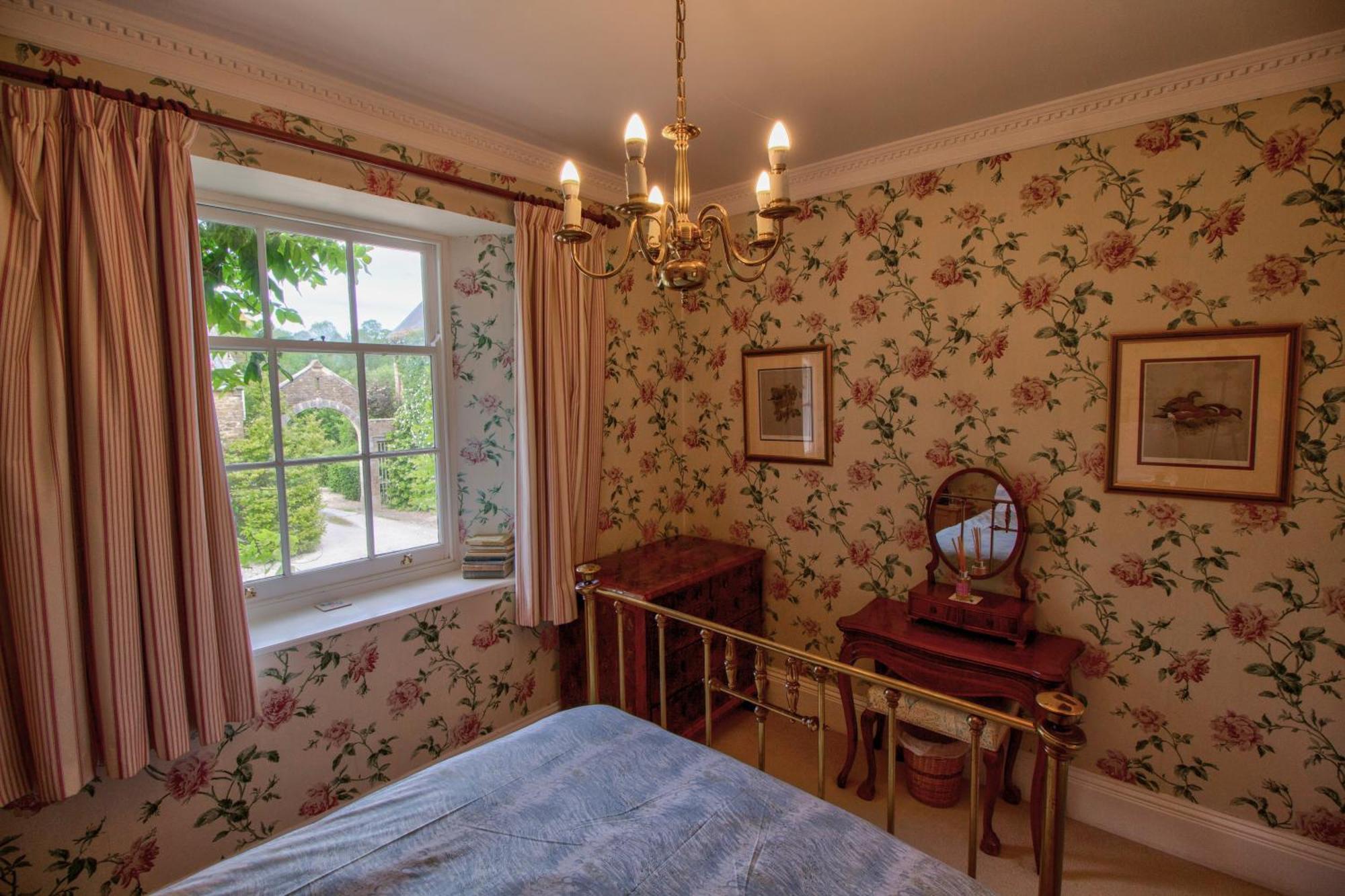 West Compton Manor Bed & Breakfast Maiden Newton Exterior photo